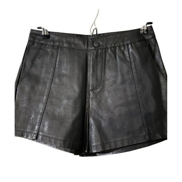 FashionNova Callie High Rise Shorts - Picture 2 of 5